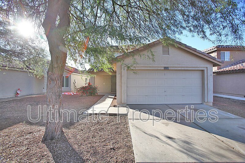 11533 W Laurel Ln in El Mirage, AZ - Building Photo