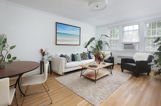67 Marion St, Unit 2 in Brookline, MA - Foto de edificio