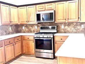 8964 Tom Noon Ave in Las Vegas, NV - Building Photo - Building Photo