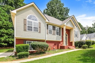 215 Trelawney Pl in Covington, GA - Building Photo - Building Photo