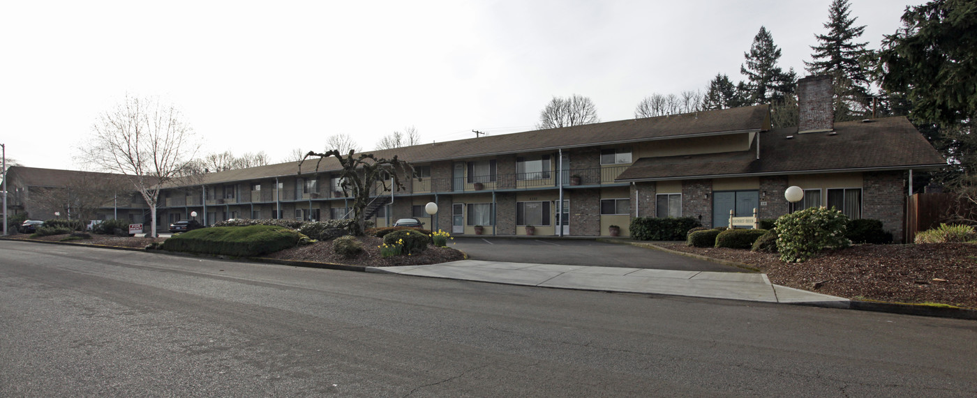 Northcrest Manor in Vancouver, WA - Building Photo