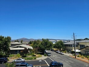 1186 Pear Tree Ln in Napa, CA - Building Photo - Building Photo