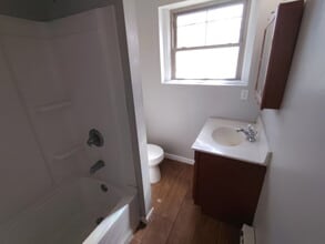 302 S 12th St, Unit 5 in New Castle, IN - Building Photo - Building Photo