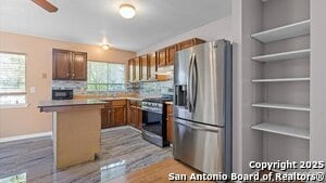 208 Gamblewood in Universal City, TX - Building Photo - Building Photo