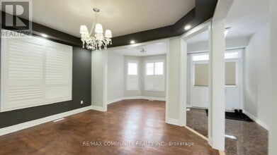 21 Hoptree Ave in Toronto, ON - Building Photo - Building Photo