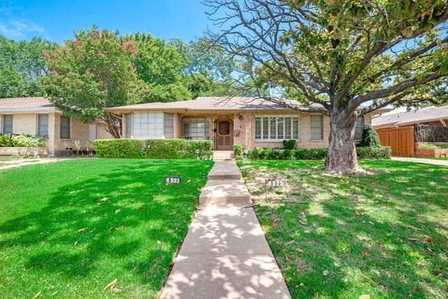 property at 6525 E Mockingbird Ln