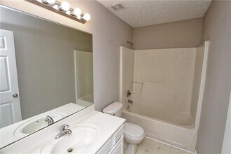 2951 Belfaire Lake Dr in Dacula, GA - Building Photo - Building Photo