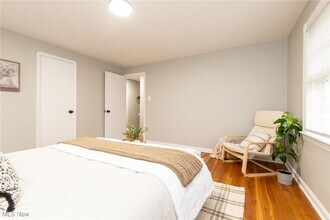 23100 E Groveland Rd in Beachwood, OH - Building Photo - Building Photo