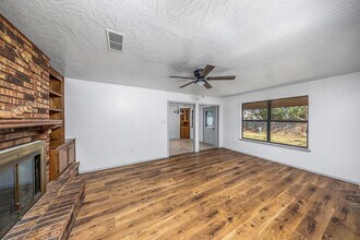 2105 NW 54th St in Lawton, OK - Building Photo - Building Photo