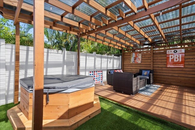 2741 Parker Ave in West Palm Beach, FL - Building Photo - Building Photo