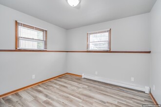 1214 Mt Vernon St in Oshkosh, WI - Building Photo - Building Photo