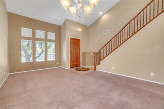 564 Delta Rio St in Las Vegas, NV - Building Photo - Building Photo