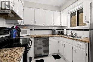 58 Short St in Waterloo, ON - Building Photo