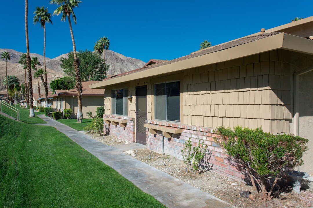 72714 Willow St in Palm Desert, CA - Foto de edificio