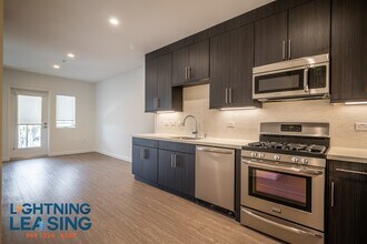 11407 Chandler Blvd in Los Angeles, CA - Building Photo - Building Photo