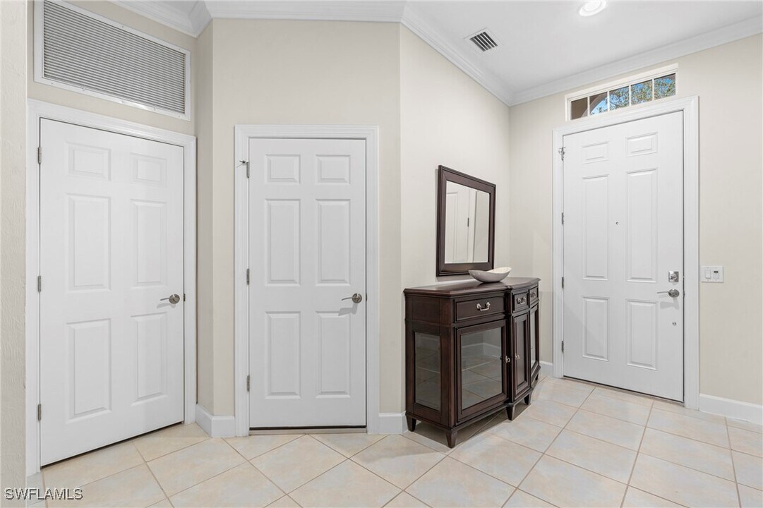 9328 Fieldstone Ln in Naples, FL - Building Photo