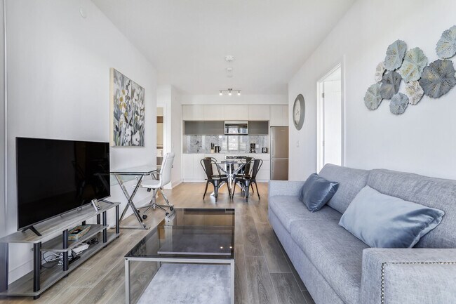 6 Adra Grado Way in Toronto, ON - Building Photo - Building Photo