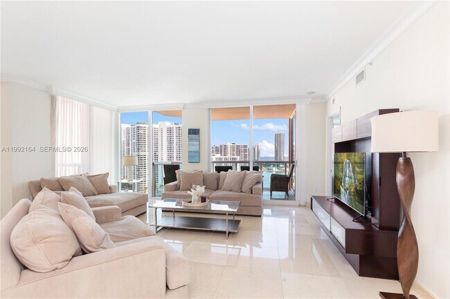 3370 NE 190th St in Aventura, FL - Building Photo - Building Photo