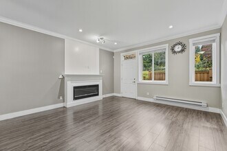 13670-13670 62 Ave in Surrey, BC - Building Photo - Building Photo