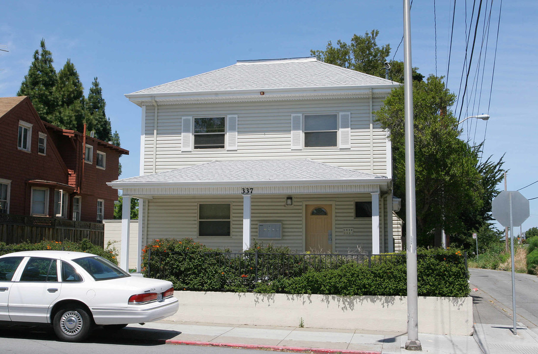 337 Tilton Ave in San Mateo, CA - Building Photo