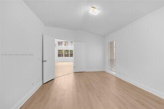 1525 Seabay Rd in Weston, FL - Building Photo - Building Photo