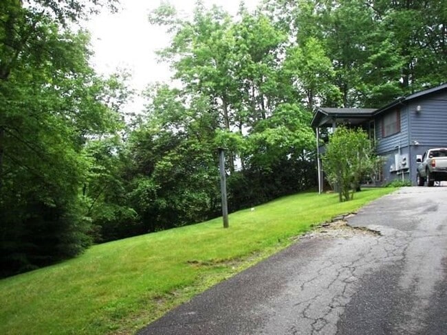 312 Hodges Valley Rd in Boone, NC - Building Photo - Building Photo