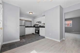 75 Saltonstall Pky, Unit A21 in East Haven, CT - Building Photo - Building Photo