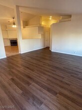 9011 W Viking Rd in Las Vegas, NV - Building Photo - Building Photo