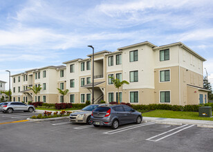 Coral Bay Cove in Homestead, FL - Foto de edificio - Building Photo