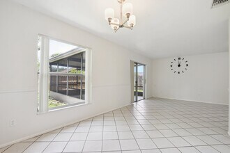 3135 Pinto Dr in Kissimmee, FL - Foto de edificio - Building Photo