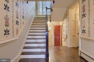 226 E Caracas Ave in Hershey, PA - Foto de edificio - Building Photo