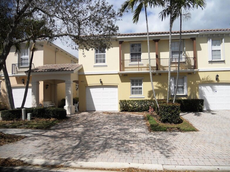 482 Capistrano Dr, Unit FL5-ID1276A in Palm Beach Gardens, FL - Building Photo