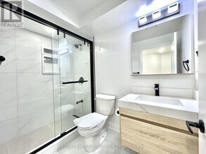 3271 Turnstone Blvd in Pickering, ON - Building Photo - Building Photo