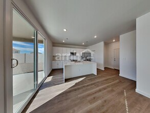 18467 W Cottontail Ln in Surprise, AZ - Foto de edificio - Building Photo