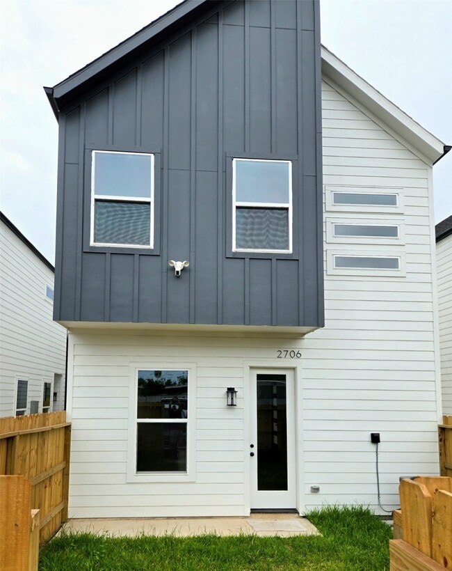 property at 2706 Bostic St