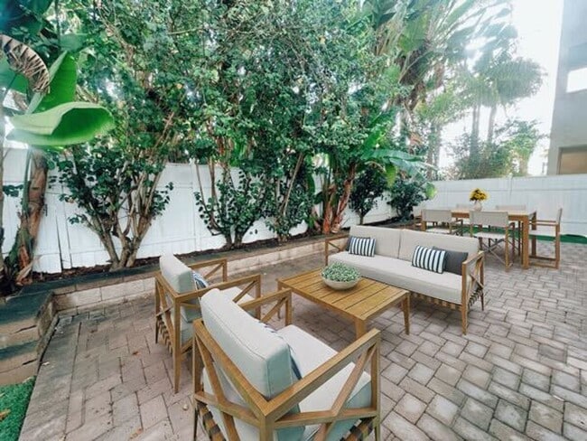 property at 1210 Oak Ave