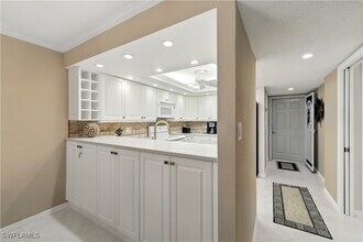 26000 Hickory Blvd in Bonita Springs, FL - Building Photo - Building Photo