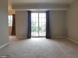 1543 Colonial Dr in Woodbridge, VA - Building Photo
