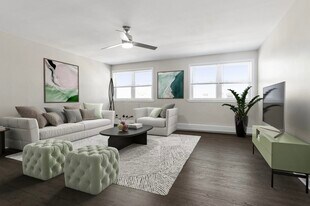 2401 W Balmoral Ave, Unit 3G in Chicago, IL - Building Photo