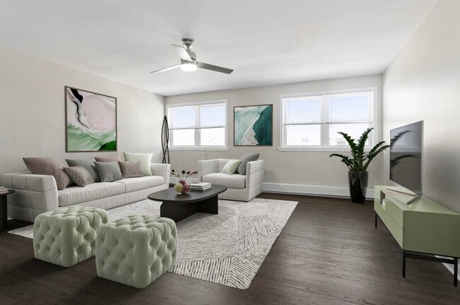 property at 2401 W Balmoral Ave