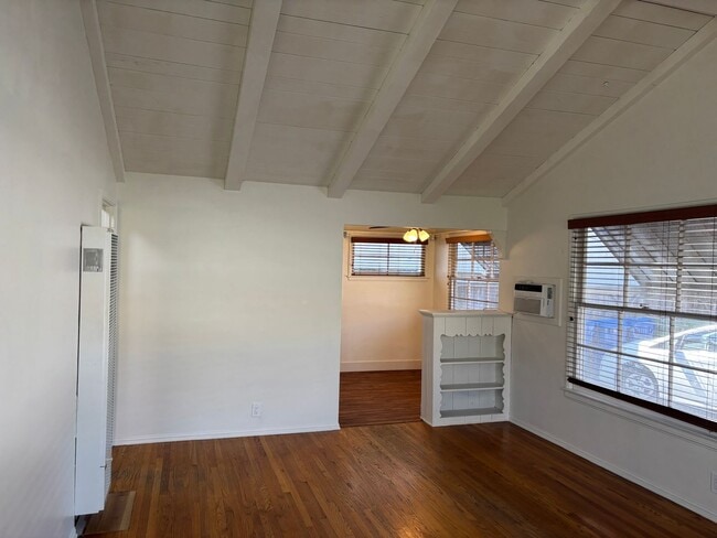 5069-5071 Kester Ave in Los Angeles, CA - Building Photo - Building Photo