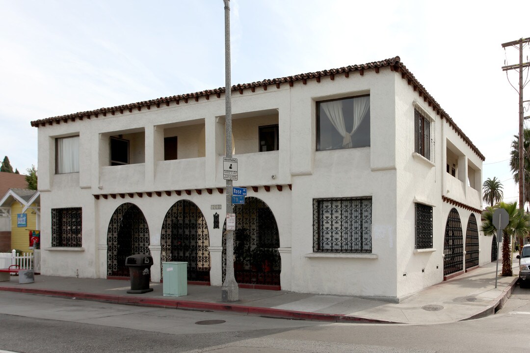 1810 E 7th St in Long Beach, CA - Foto de edificio