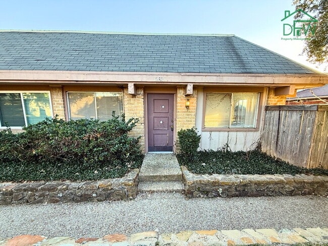 property at 2613 Amherst Ct