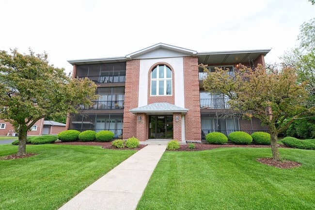 property at 14551 S Ravinia Ave