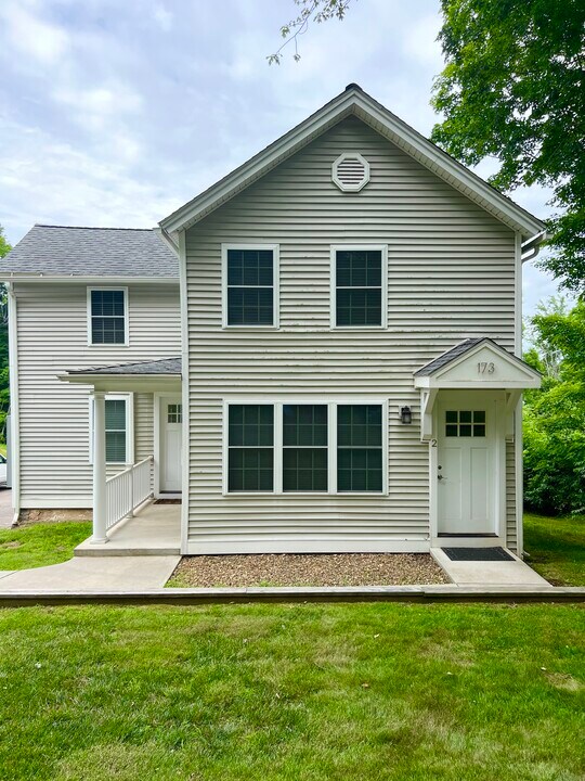 173 Butternut St, Unit 173 Butternut Street #2 in Middletown, CT - Building Photo