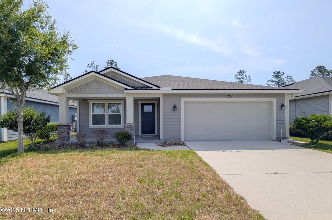 13797 Holsinger Blvd in Jacksonville, FL - Building Photo