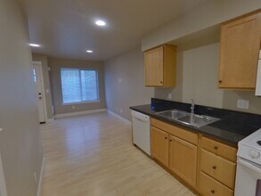 1560 Hilyard St in Eugene, OR - Building Photo - Building Photo