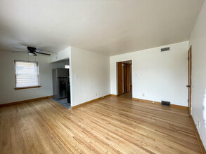 6920 W Center St in Milwaukee, WI - Building Photo - Building Photo