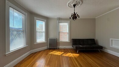 797 Cambridge St, Unit 1 in Cambridge, MA - Foto de edificio - Building Photo
