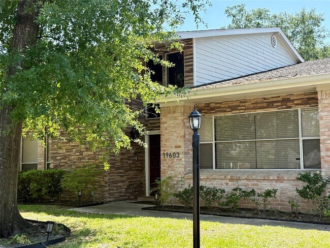 property at 19603 Dianeshire Dr
